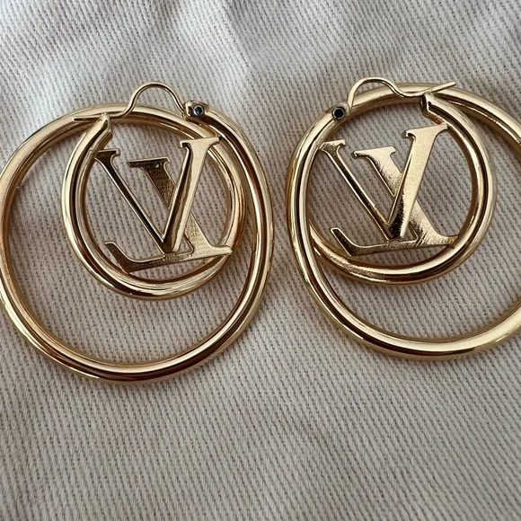 Authentic Louis Vuitton Spiral Hoop Earrings - Picture 7 of 15